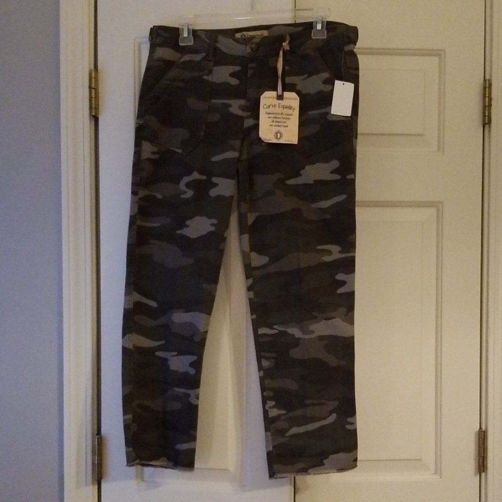 Democracy Crop Camouflage Jeans